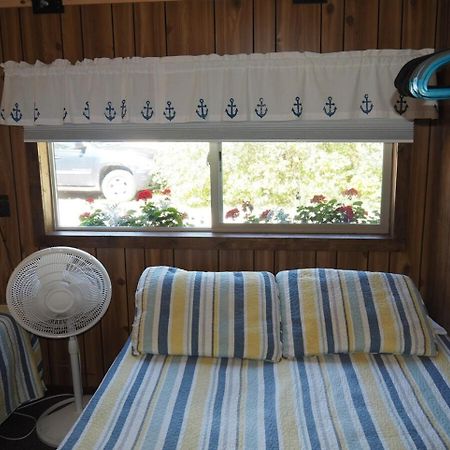 Sleeping Bear Riverside Cabins - Cabin #1 Honor Exterior foto