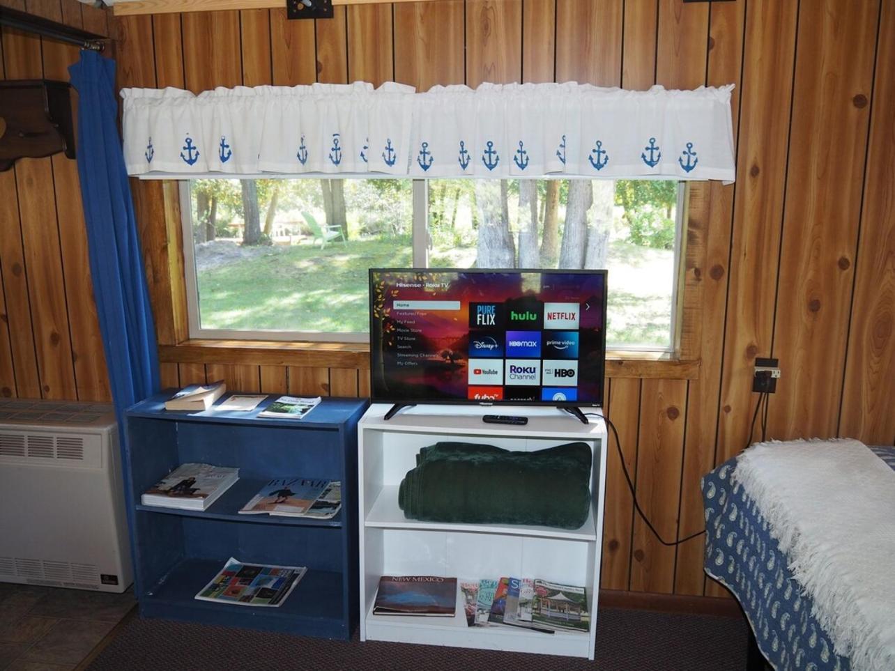 Sleeping Bear Riverside Cabins - Cabin #1 Honor Exterior foto