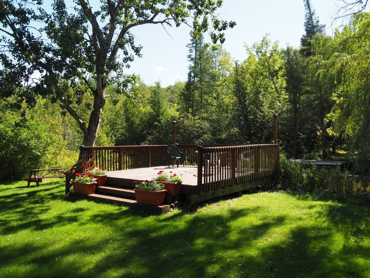 Sleeping Bear Riverside Cabins - Cabin #1 Honor Exterior foto